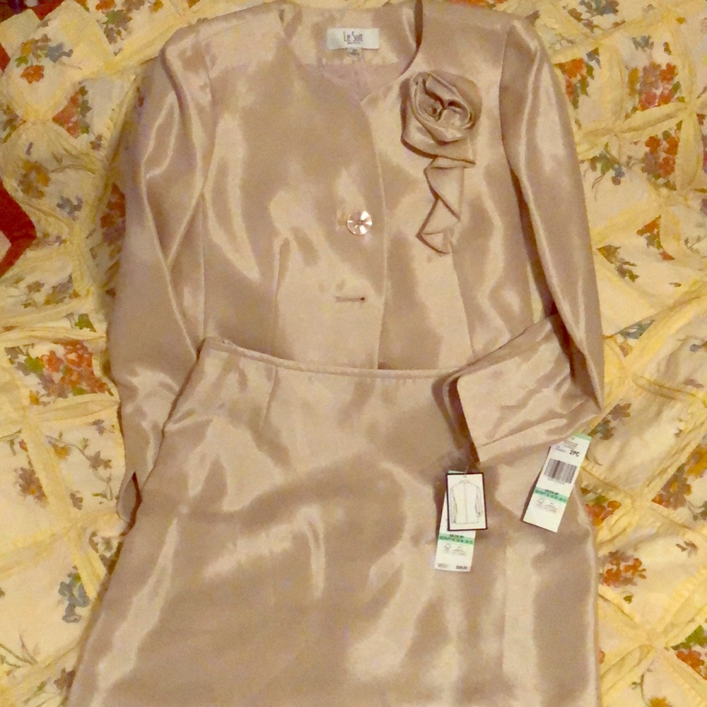 Ladies Suit